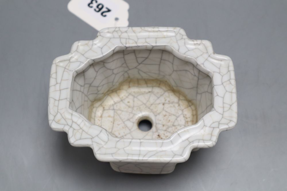 A Chinese crackle glazed tea pot, height 8cm
